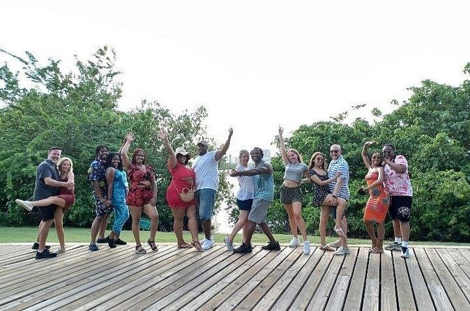 Beginner to Advanced Salsa Dance Class in San Juan, PR - Outdoor Heat, Shade, and Comfort: What to Wear for a Park Class