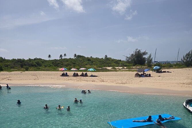 Boat Snorkeling and beach day to the Fajardo islands - The beach break: where the day shifts from water to shore