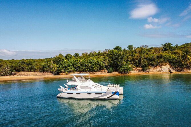 Catamaran Charter Puerto Rico Jenica - Cayo Icacos: snorkeling plus anchored beach time