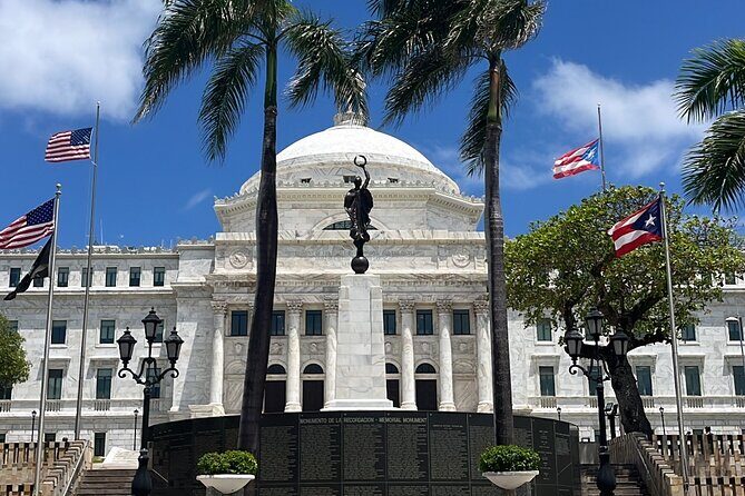 Cruising through San Juan in Style, Sightseeing with a Breeze - Calle Loíza: murals, culture, and the street-food corridor vibe