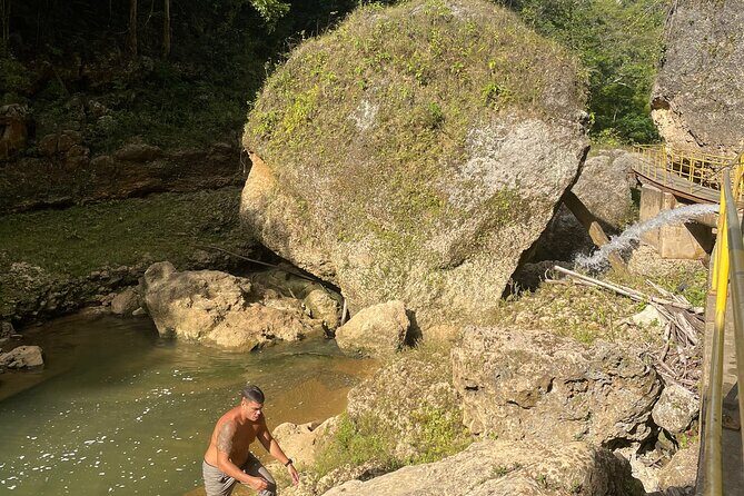 Largest Natural Waterslide, River Hike and Beach Tour in Arecibo - The guide factor: small-group attention makes a difference