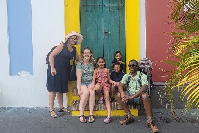 Old San Juan Family Fun Tour: Science/History/ Yummy treats - Plaza de Armas: the town square with stories and a taste
