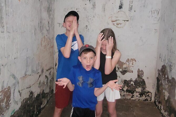 Old San Juan Family Fun Tour: Science/History/ Yummy treats - Ancient Wall of San Juan and monument narration