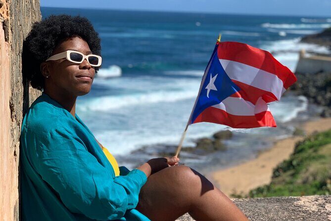 Old San Juan Tour in Spanish - La Puerta de la Bandera: the flag story you can photograph