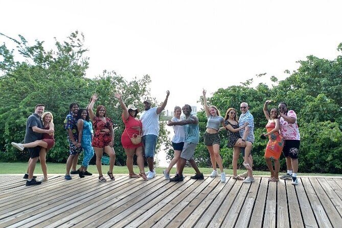 Outdoor Salsa Class Experience in San Juan - The 1-hour beginner lesson: learning salsa basics fast