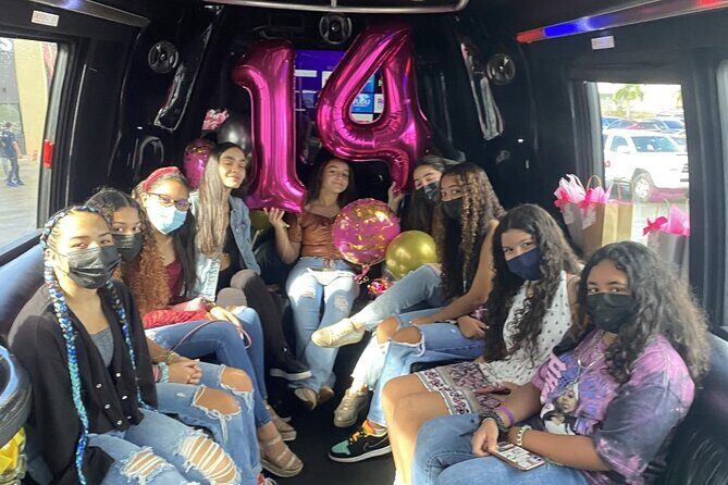 Private Party Bus Tour in Puerto Rico - Stop 5: La Placita de Santurce for nightlife momentum
