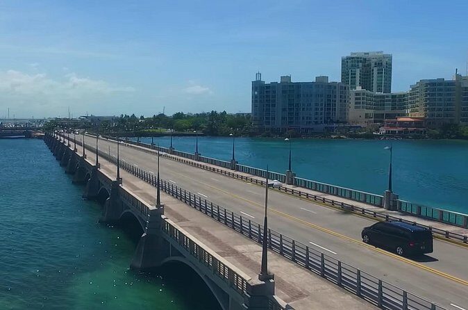 San Juan Luxury Private Round-Trip Transfer: SJU Airport - Cruise Pier - Hotel - Mercedes V-Class vs Sprinter: group size, comfort, and luggage fit