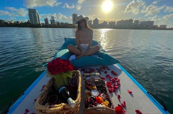 San Juan — Private Floating Picnic Experience in Condado Lagoon - Your floating “itinerary”: champagne, charcuterie, and lagoon views