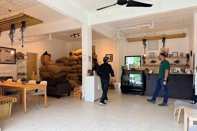 Sueños de Cafe - A Coffee Lovers Dream - Naturola La Barra: a 90s country-style lunch break that resets your brain
