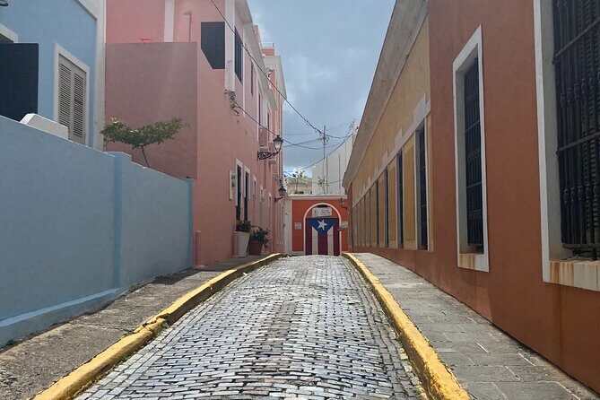 Walking Guided Tour of History and Myths of Old San Juan - Paseo de la Princesa: the postcard promenade with real statues