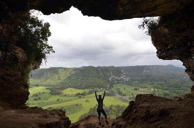 Window Cave Walking Tour from San Juan - Taíno petroglyphs: more than a quick photo stop